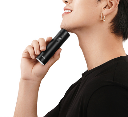 Electric shaver for men