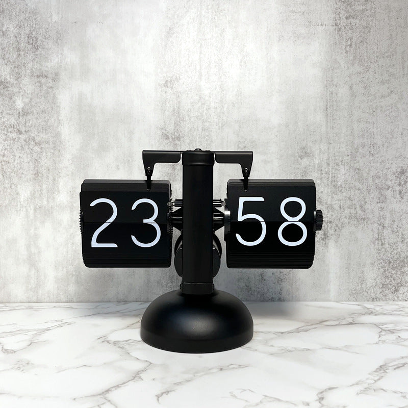 Carved automatic page retro flip clock