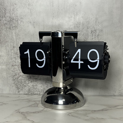 Carved automatic page retro flip clock