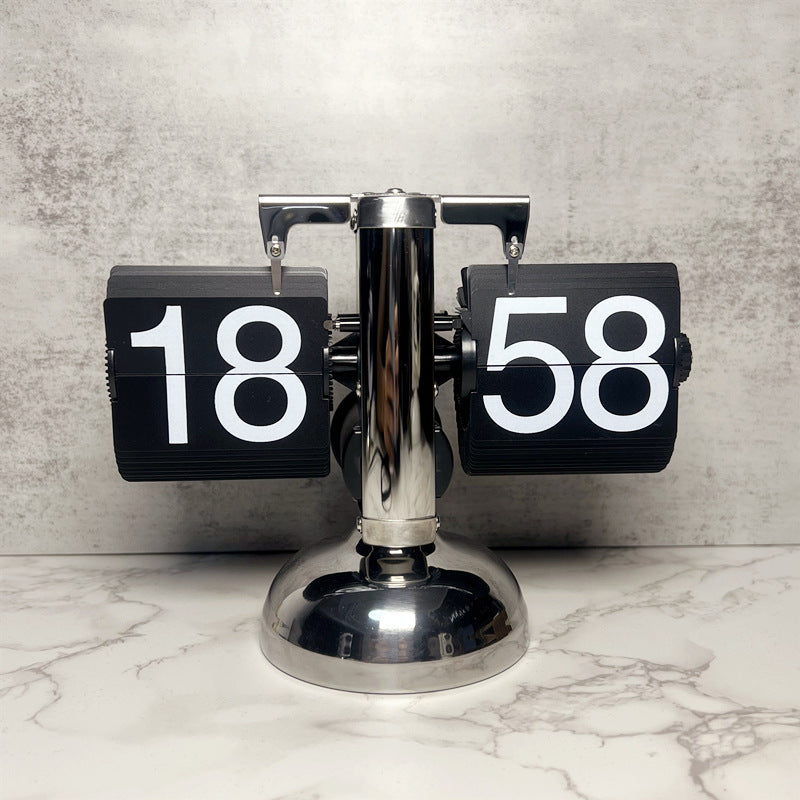 Carved automatic page retro flip clock